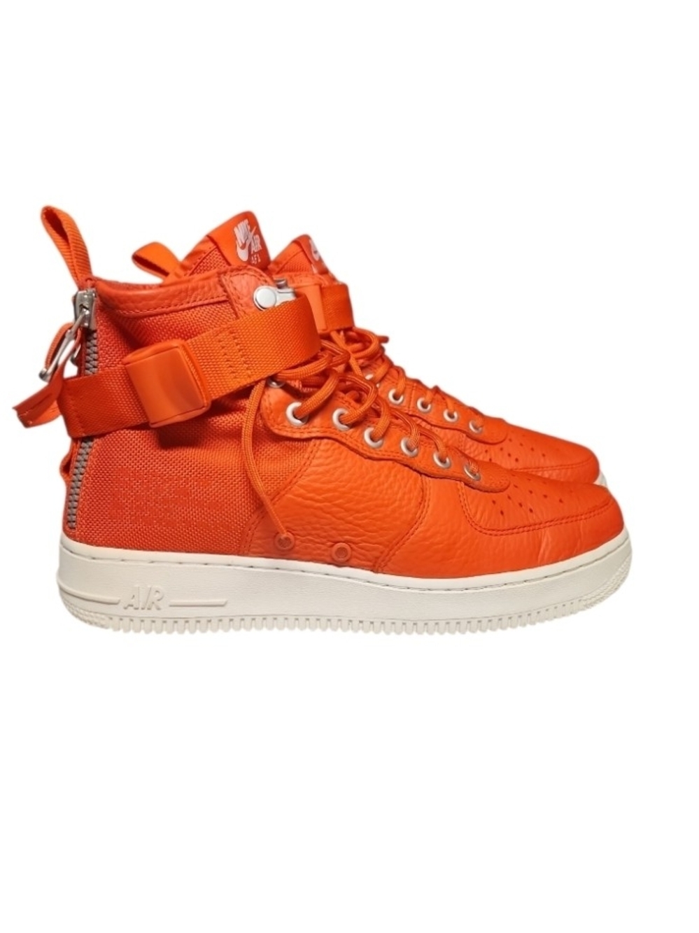 Nike SF Air Force 1 Mid
Team Orange